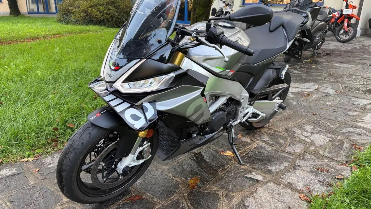 Aprilia Tuono V4 (2025 - 26)  (2)