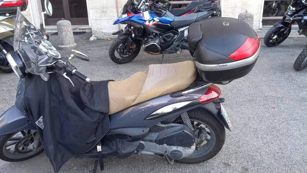 Piaggio Beverly Cruiser 250  (5)