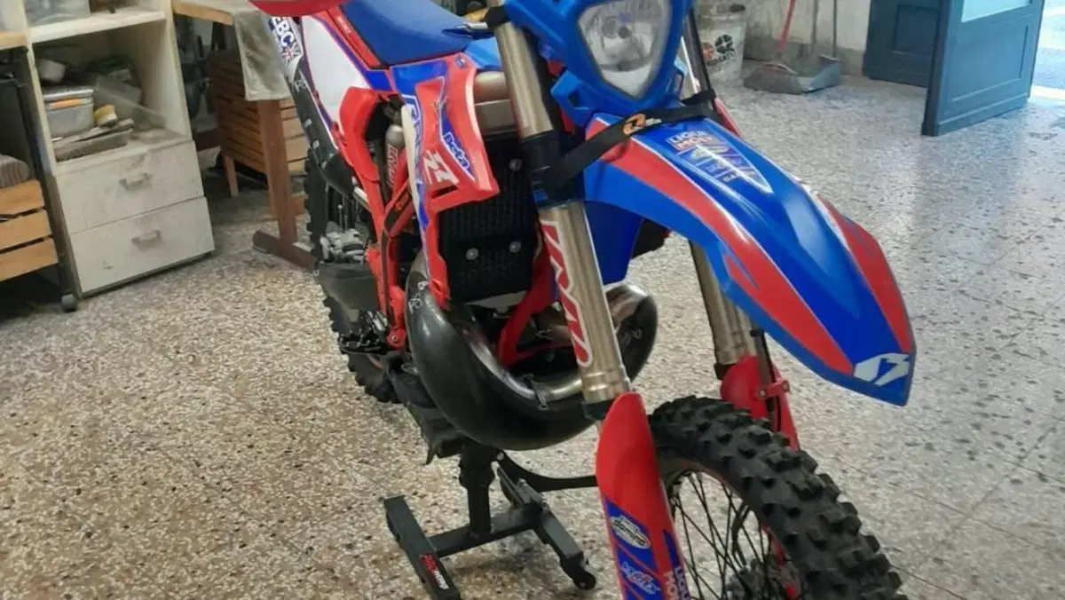 Betamotor RR 300 2T Enduro Race (2025)  (2)