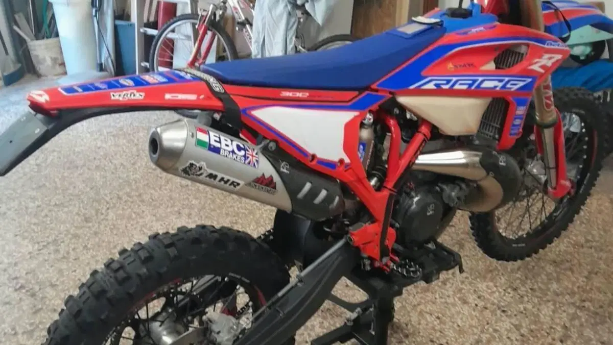 Betamotor RR 300 2T Enduro Race (2025)  (3)