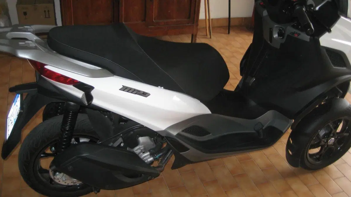 Piaggio MP3 310 (2025 - 26)  (3)