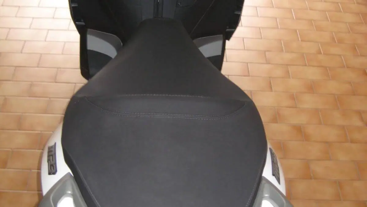 Piaggio MP3 310 (2025 - 26)  (4)