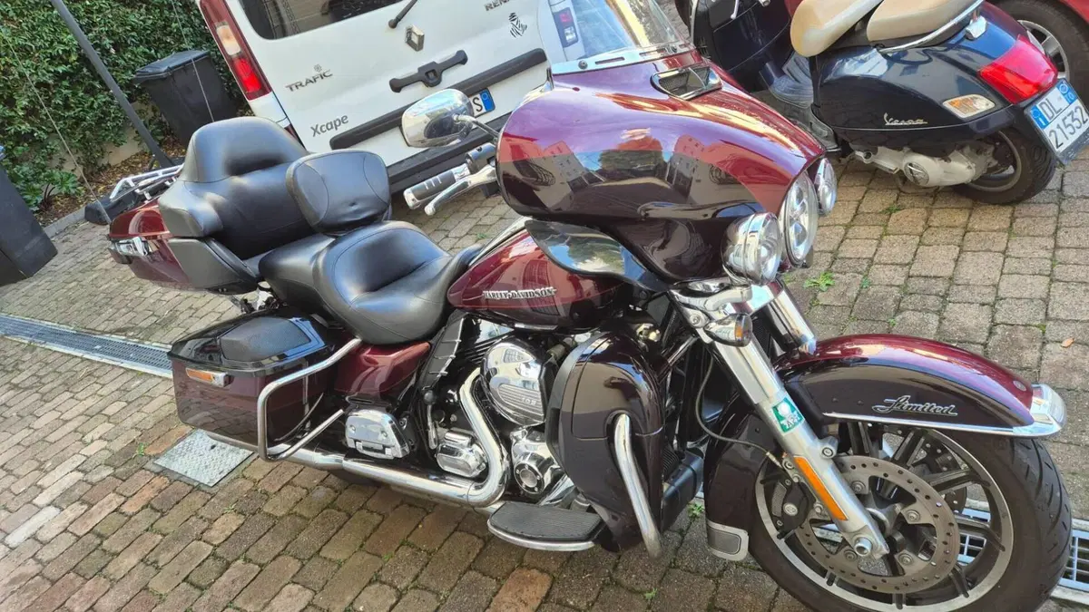 Harley-Davidson 1690 Electra Glide Ultra Limited Low (2014 - 16) - FLHTKL  (2)
