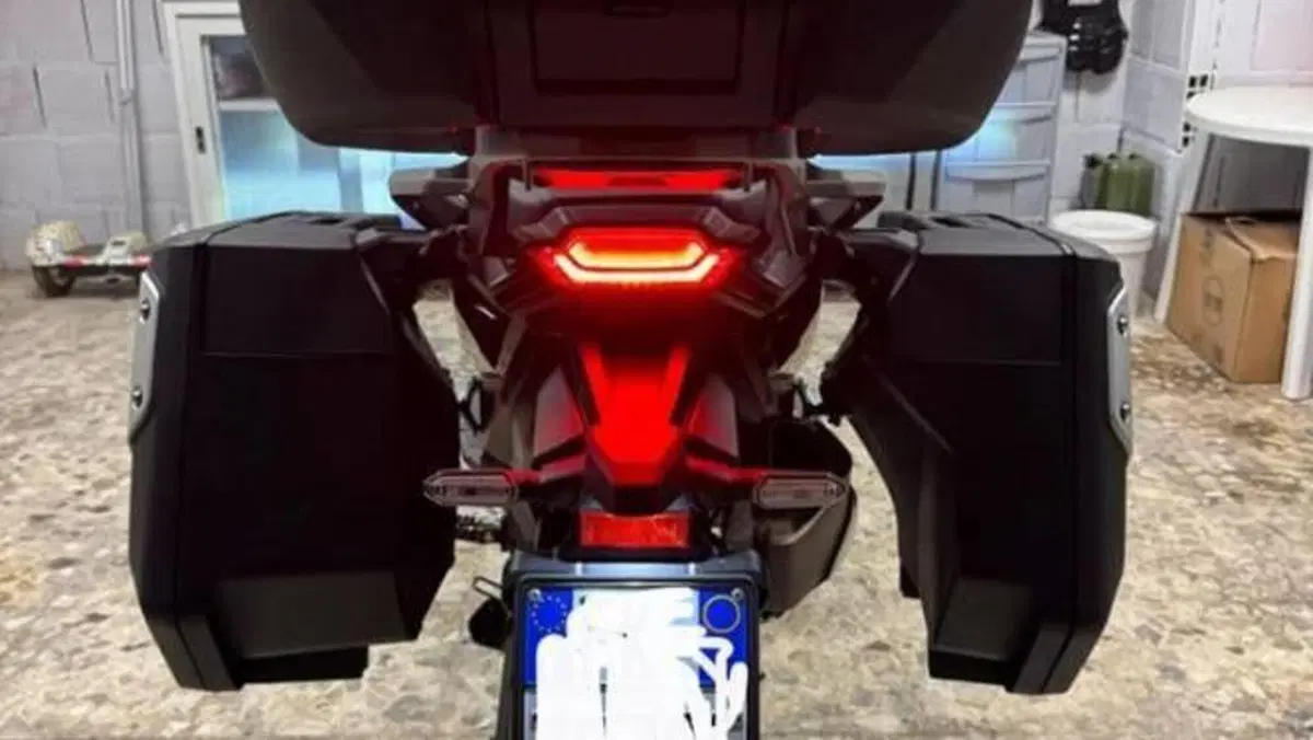 Honda X-ADV 750 DCT Gravel (2021 - 24)  (2)