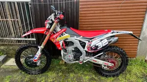 Honda CRF 250RF (2015)  (2)