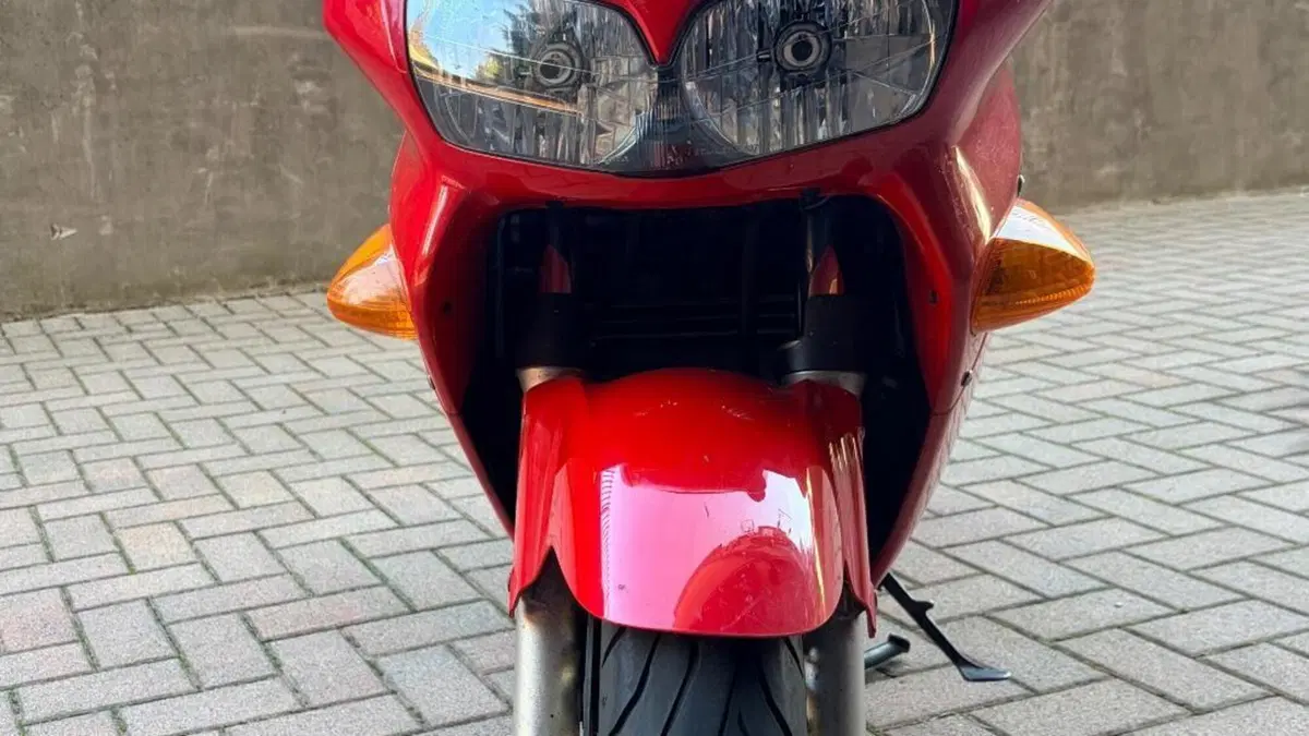 Honda VFR 800 (1998 - 01)  (2)