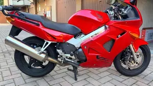 Honda VFR 800 (1998 - 01)  (5)