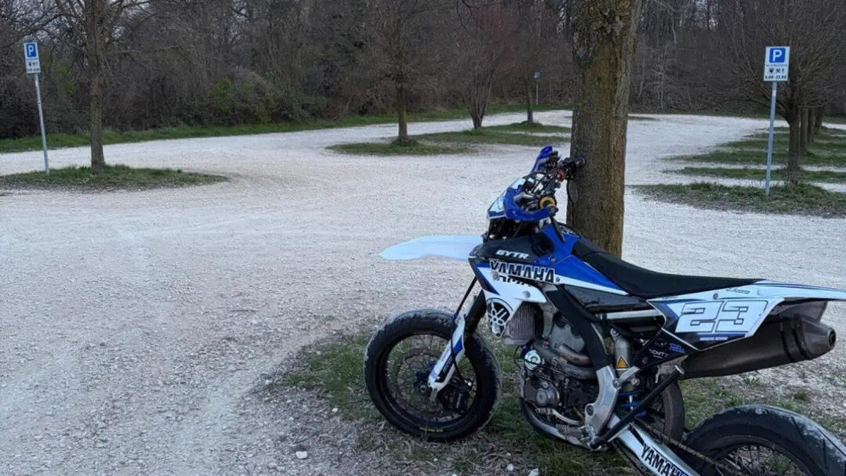 Yamaha YZ 450 F (2017)  (2)