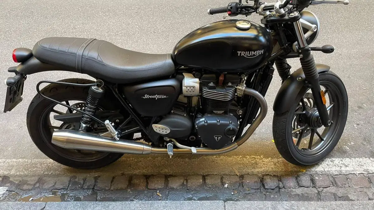 Triumph Street Twin 900 (2017 - 18)  (2)