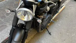 Triumph Street Twin 900 (2017 - 18)  (3)