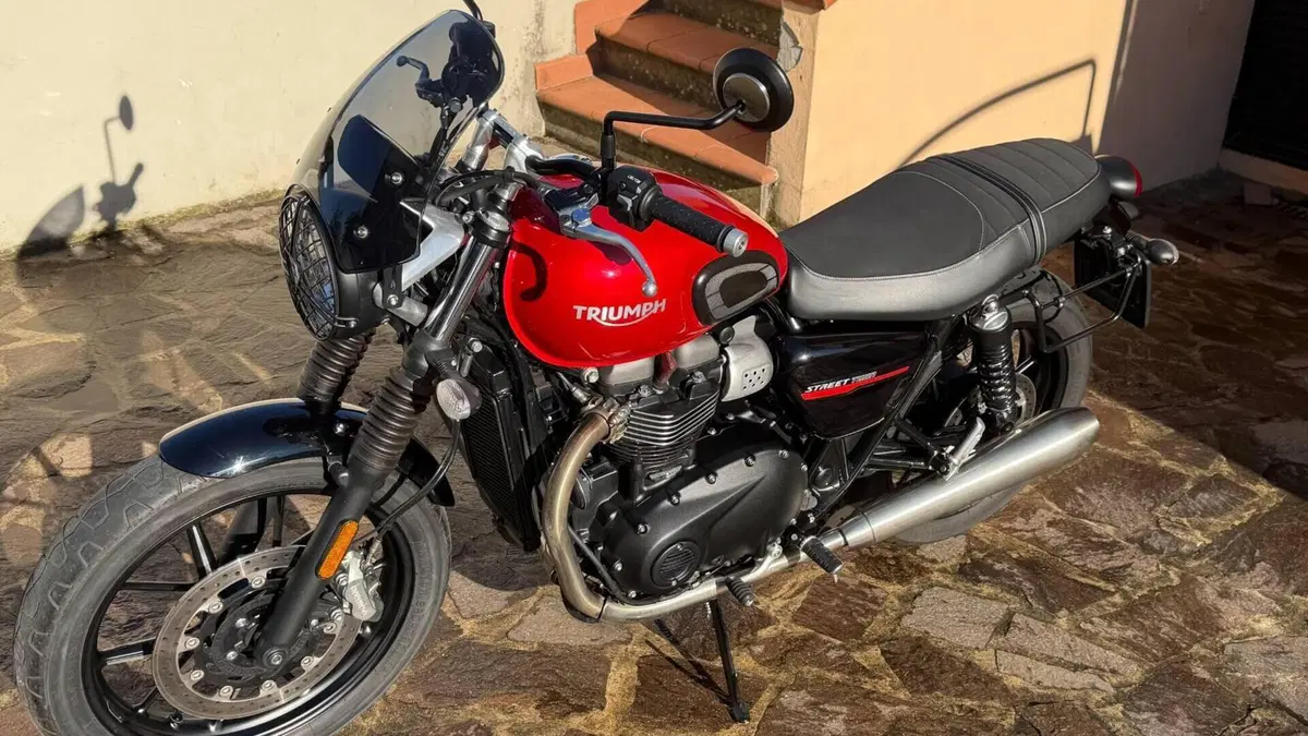 Triumph Street Twin 900 (2019 - 20)  (2)