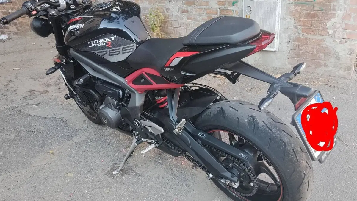 Triumph Street Triple R (2020 - 22)  (3)