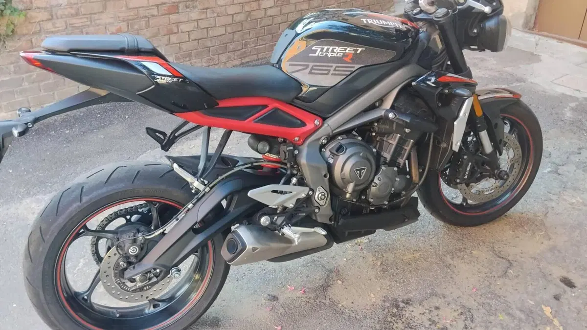 Triumph Street Triple R (2020 - 22)  (4)