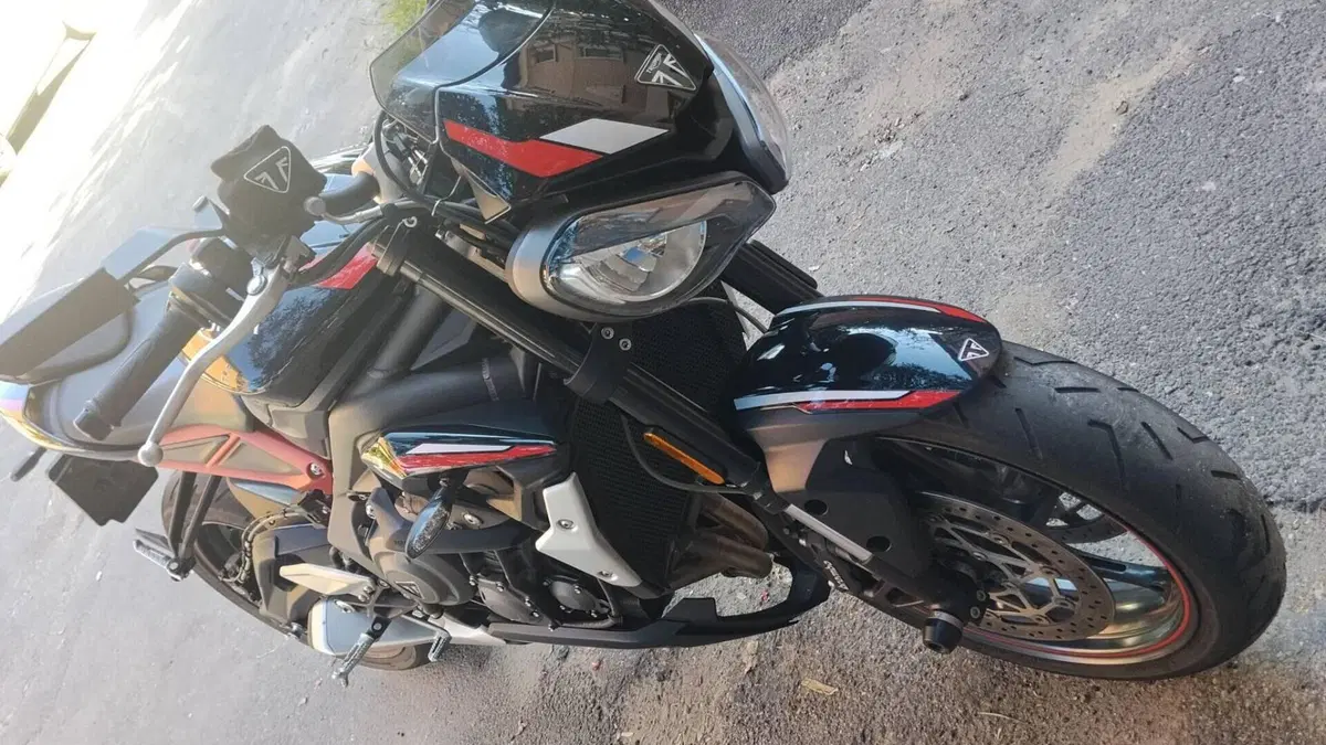Triumph Street Triple R (2020 - 22)  (5)