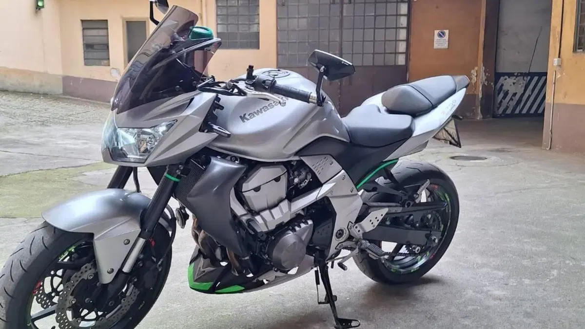 Kawasaki Z 750 (2007 - 14)  (2)