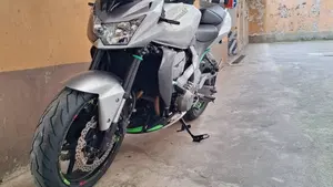 Kawasaki Z 750 (2007 - 14)  (3)