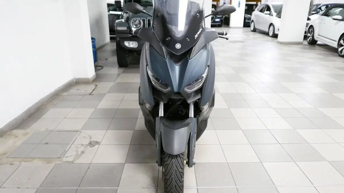 Yamaha X-Max 300 Tech Max (2021 - 24)  (2)