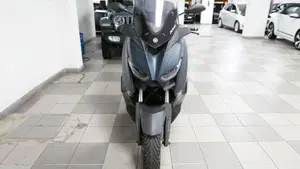 Yamaha X-Max 300 Tech Max (2021 - 24)  (2)