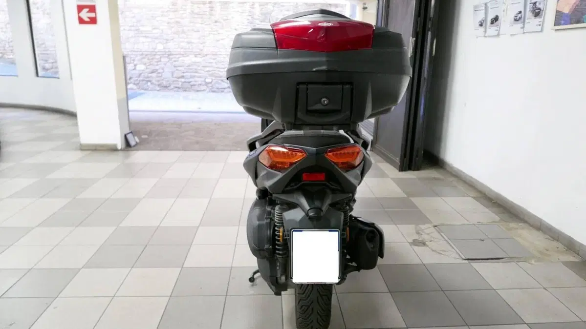 Yamaha X-Max 300 Tech Max (2021 - 24)  (4)