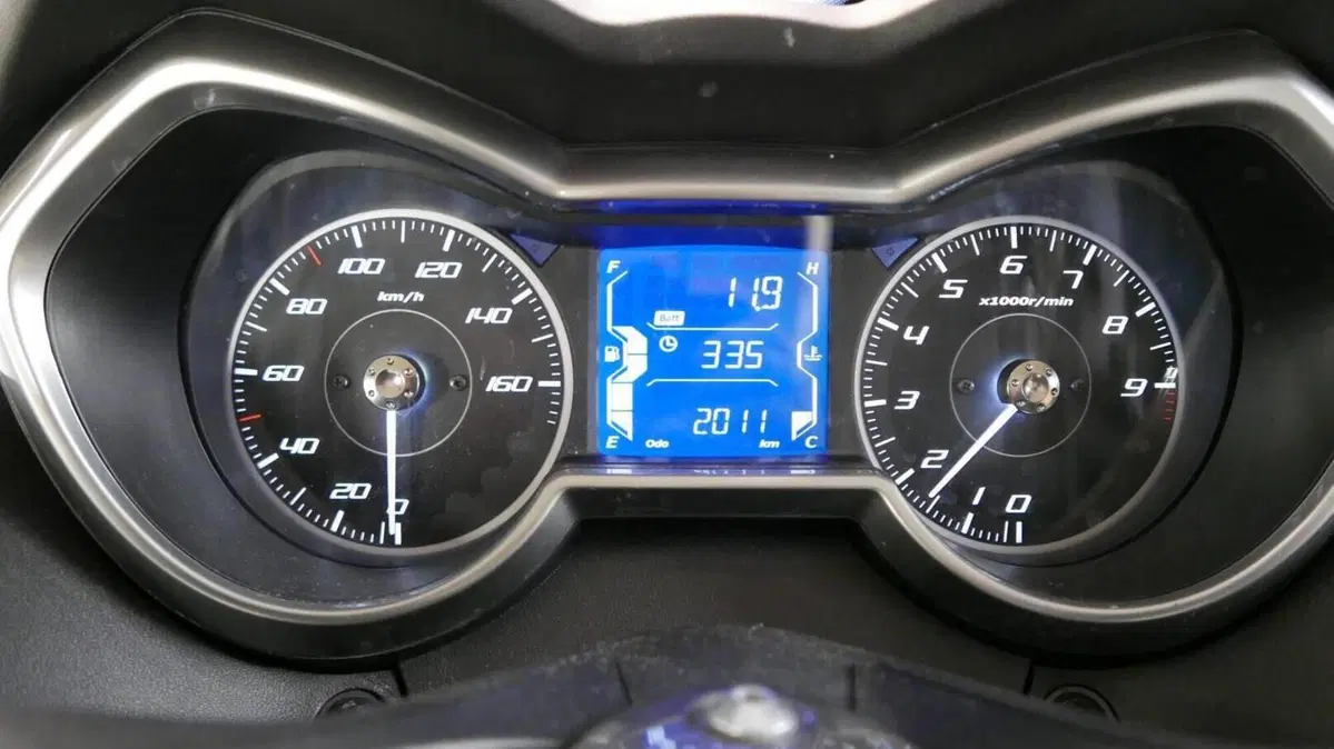 Yamaha X-Max 300 Tech Max (2021 - 24)  (5)