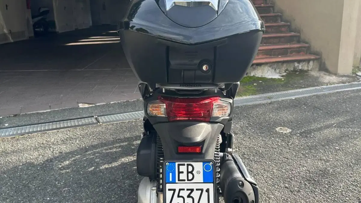 Honda SH 300 i (2011 - 14)  (2)