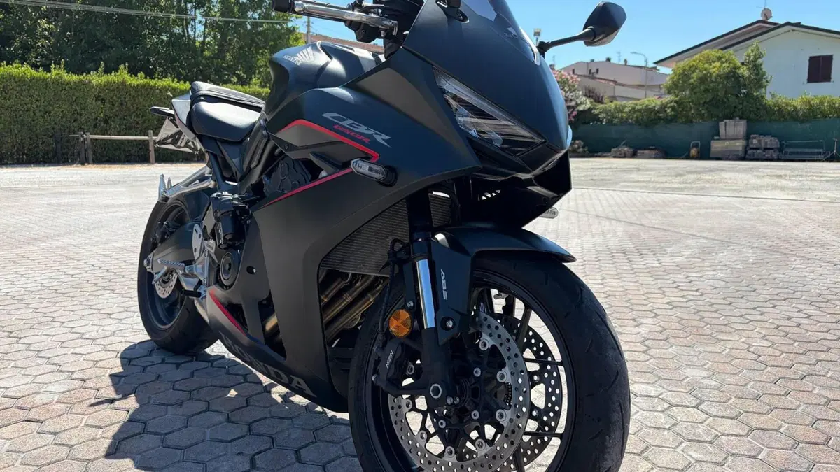 Honda CBR 650 R E-Clutch (2024 - 26) 