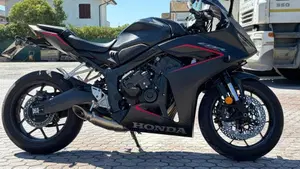 Honda CBR 650 R E-Clutch (2024 - 26)  (4)