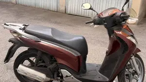 Honda SH 125 i (2009 - 12)  (4)