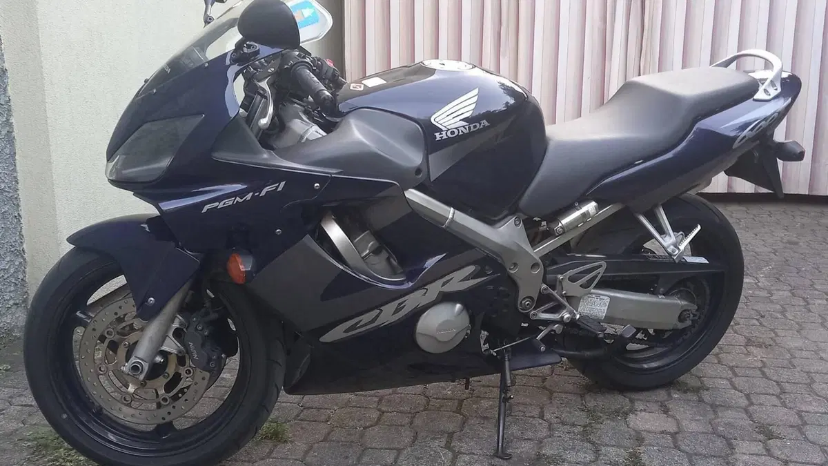 Honda CBR 600 F (2001 - 06)  (2)