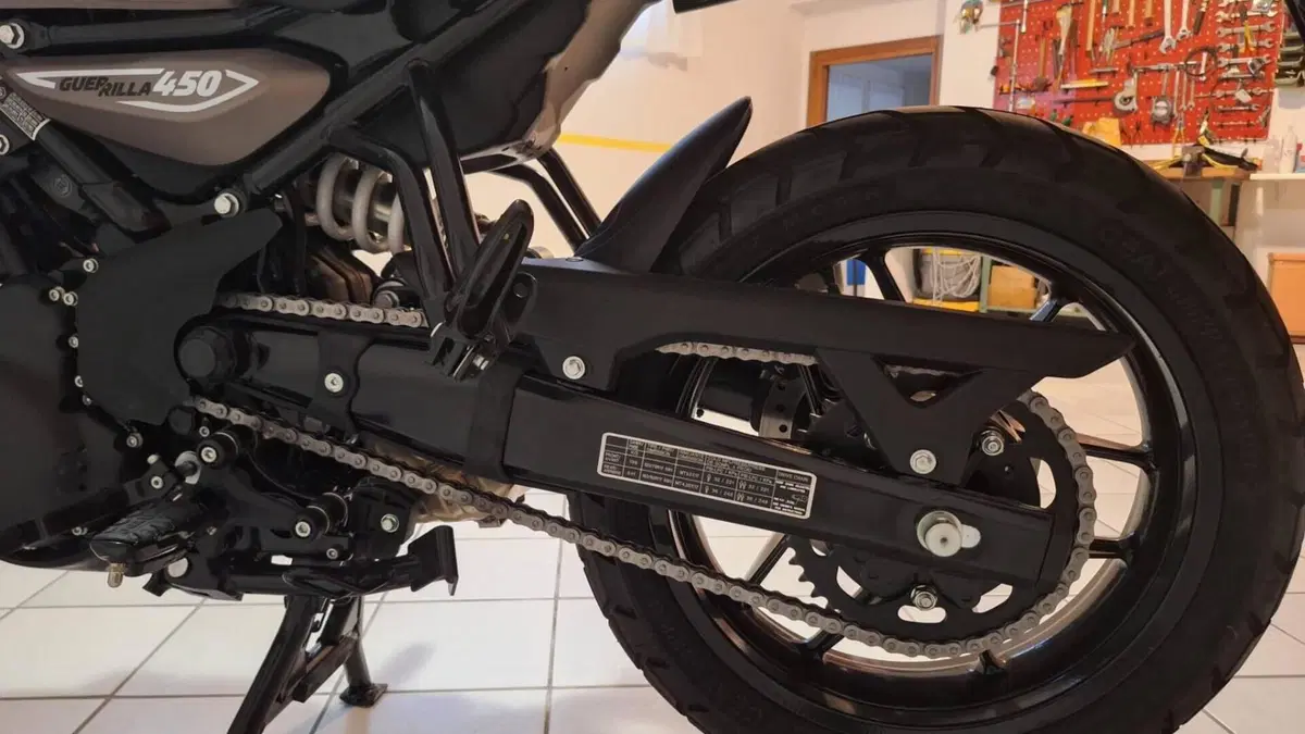 Royal Enfield Guerrilla 450 (2024 - 26)  (6)