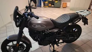 Royal Enfield Guerrilla 450 (2024 - 26)  (2)