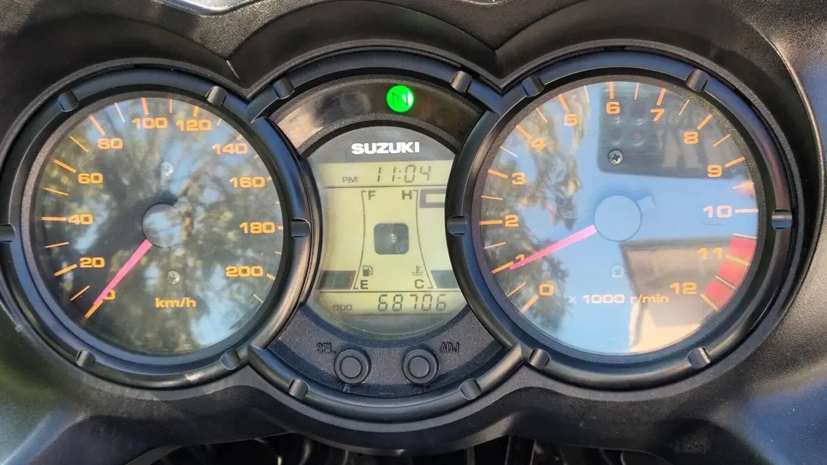 Suzuki V-Strom 650DL (2004 - 06)  (6)