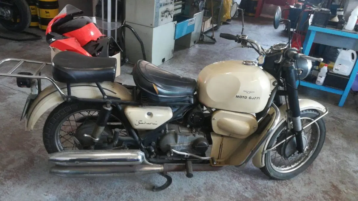 Moto Guzzi   (6)