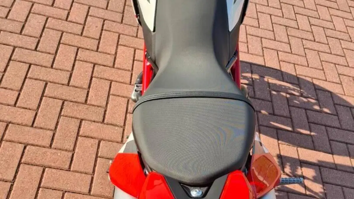 Ducati Hypermotard 950 SP (2022 - 25)  (6)