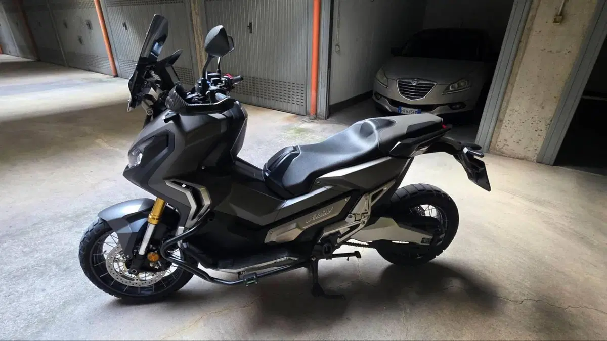 Honda X-ADV 750 Travel Edition (2018 - 20)  (2)