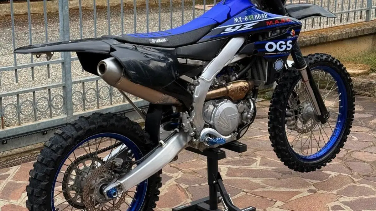 Yamaha YZ 450 F (2021)  (8)