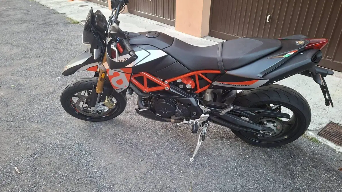 Aprilia Dorsoduro 900 (2017 - 20)  (4)
