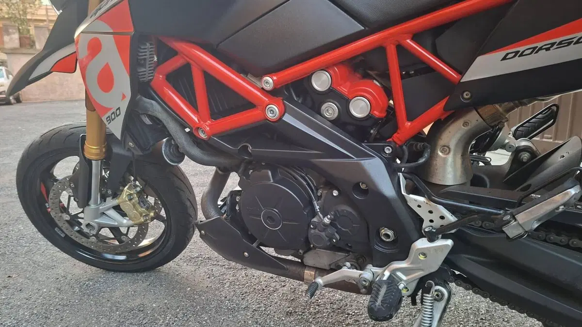 Aprilia Dorsoduro 900 (2017 - 20)  (10)