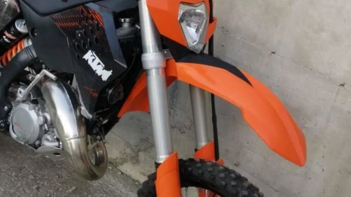 KTM 125 EXC (2009)  (2)