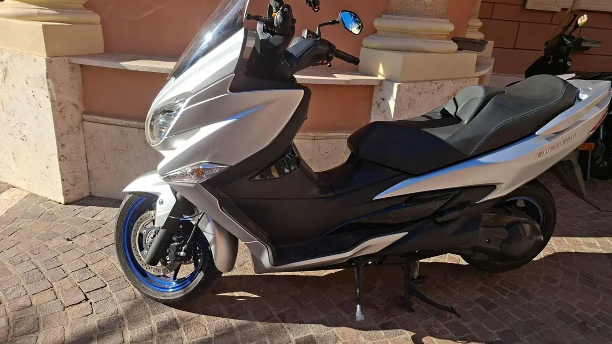 Suzuki Burgman 400 (2022 - 24) 
