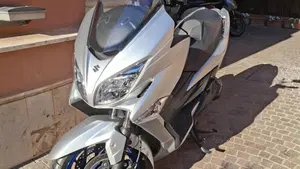 Suzuki Burgman 400 (2022 - 24)  (2)