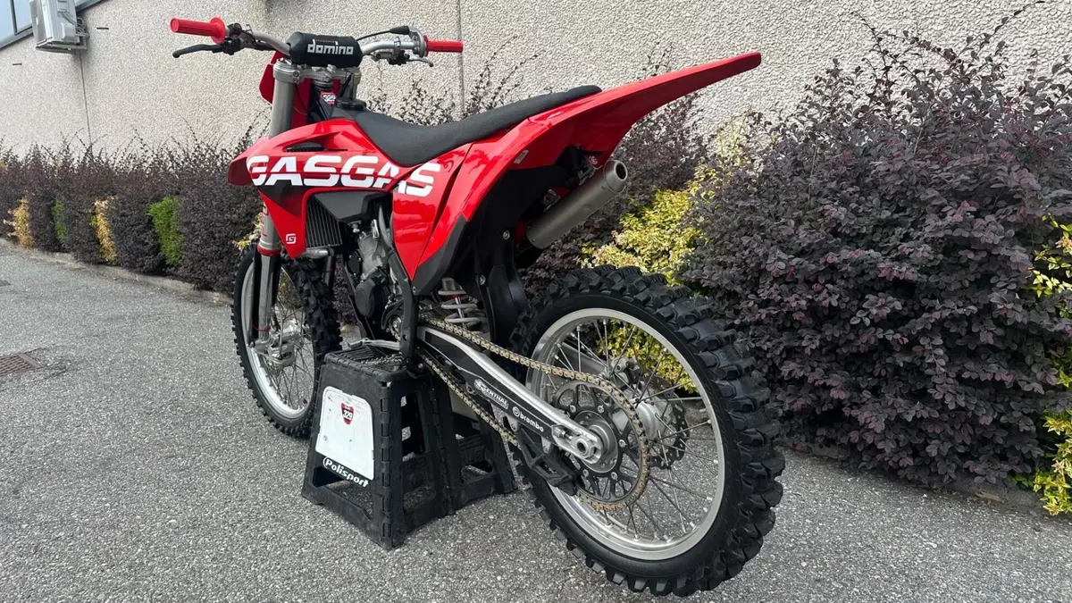 GASGAS MC 125 (2023)  (4)