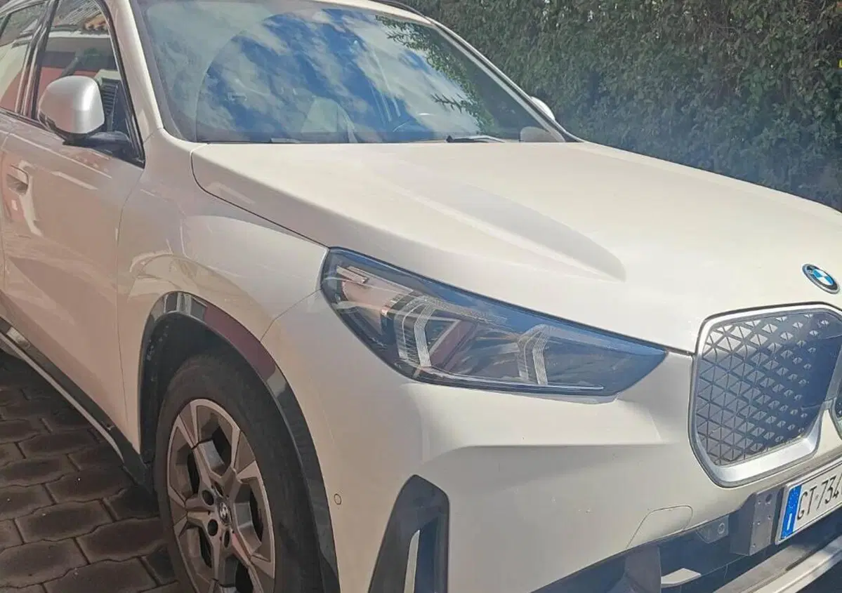 BMW iX1 edrive 20 X-Line (3)