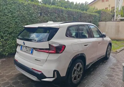 BMW iX1 edrive 20 X-Line (9)