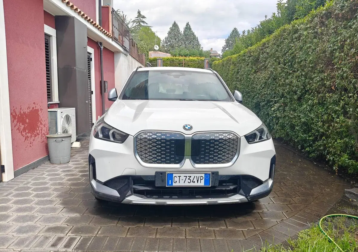 BMW iX1 edrive 20 X-Line (11)