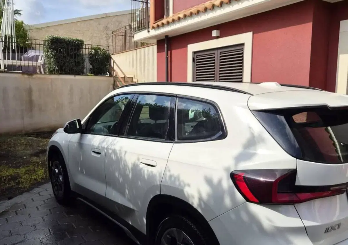 BMW iX1 edrive 20 X-Line (14)
