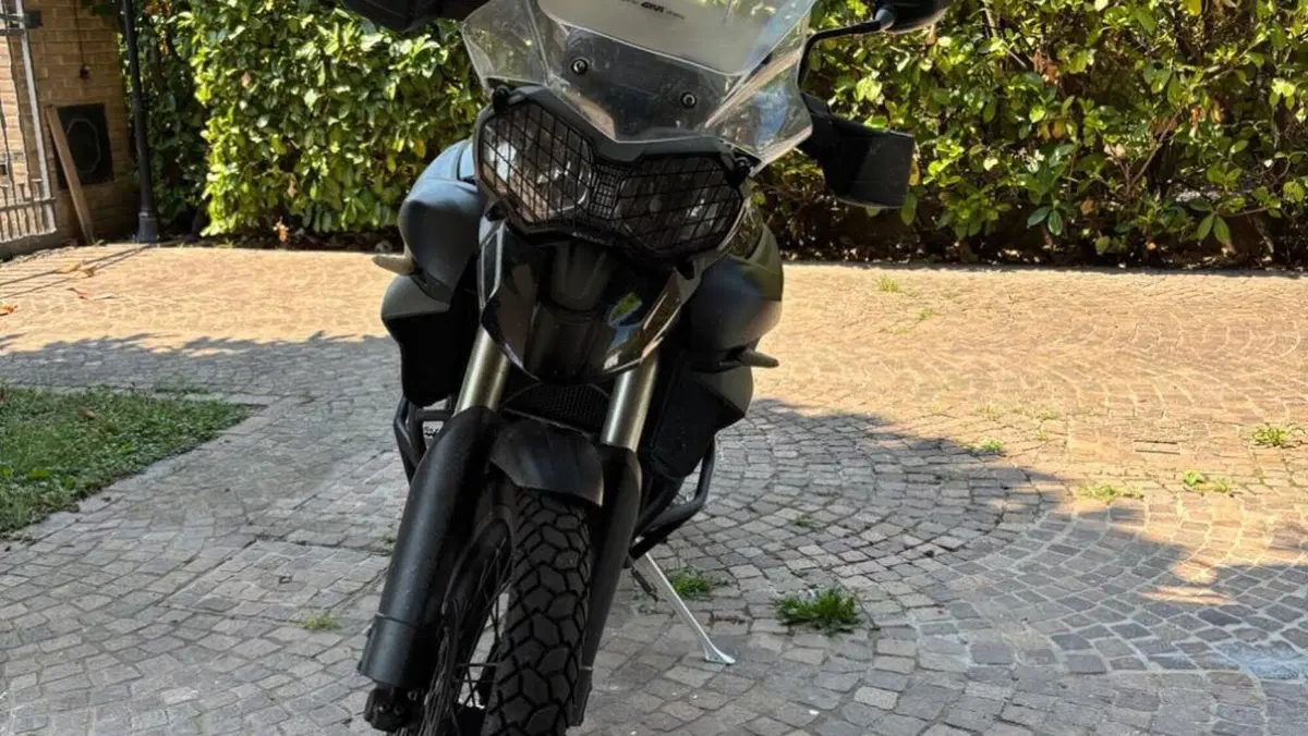 Triumph Tiger 800 XC (2011 - 12)  (2)