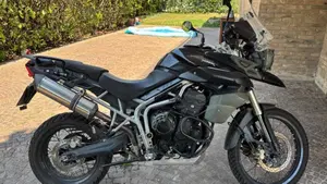 Triumph Tiger 800 XC (2011 - 12)  (3)