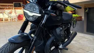 Moto Guzzi V7 Stone (2021 - 24)  (7)