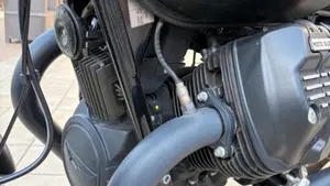 Moto Guzzi V7 Stone (2021 - 24)  (8)